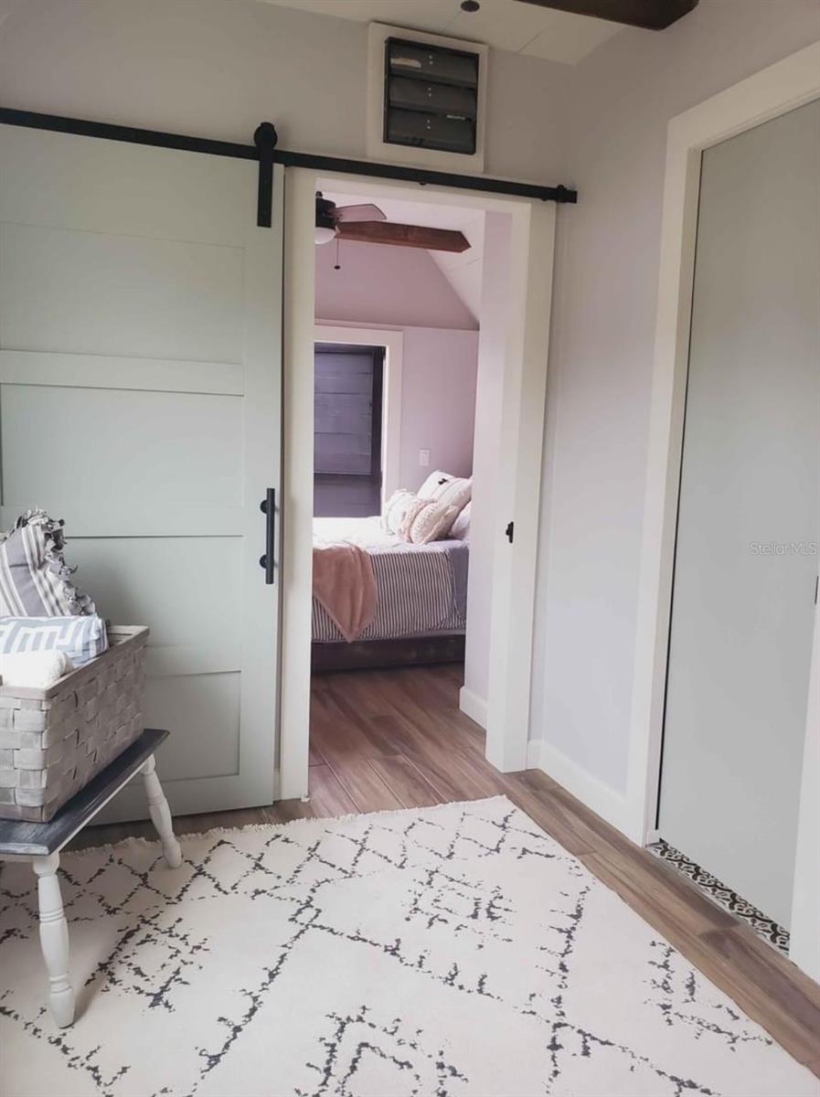 LITTLE ORANGE LAKE - Land