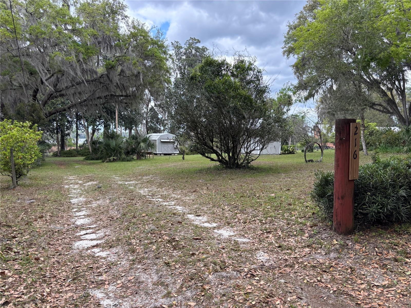 LITTLE ORANGE LAKE - Land