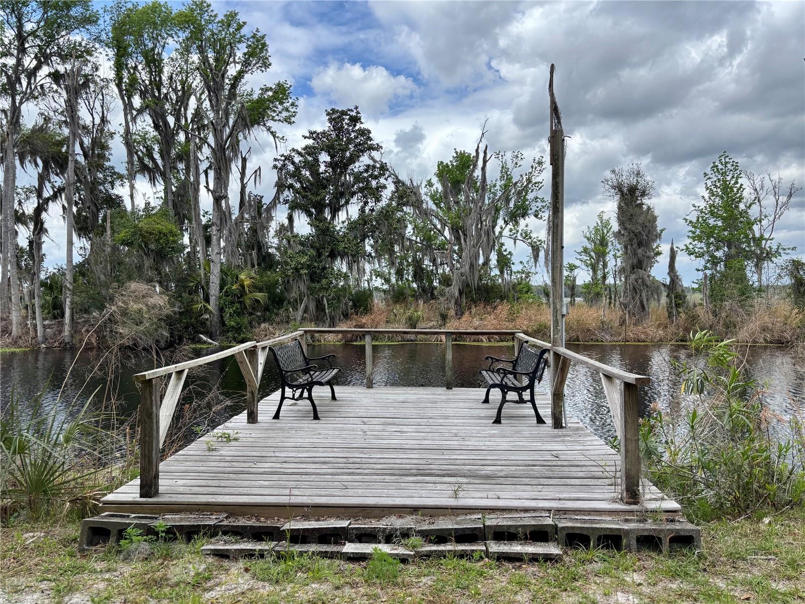 LITTLE ORANGE LAKE - Land