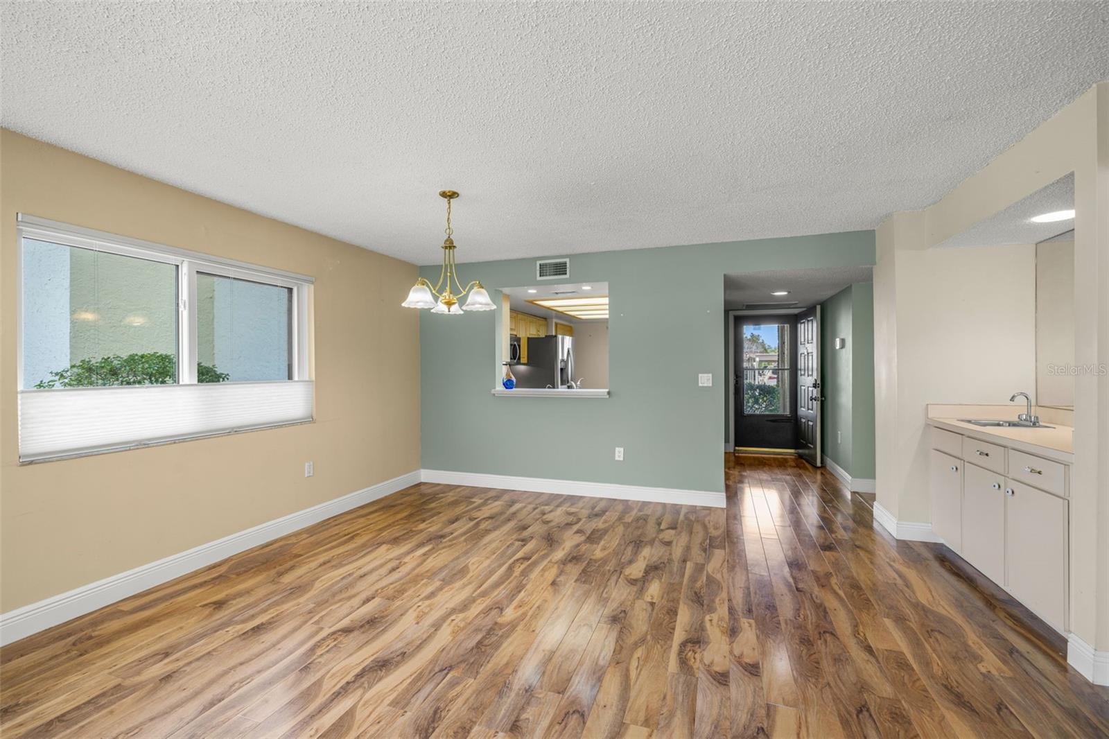 FORESTBROOK V CONDO - Residential