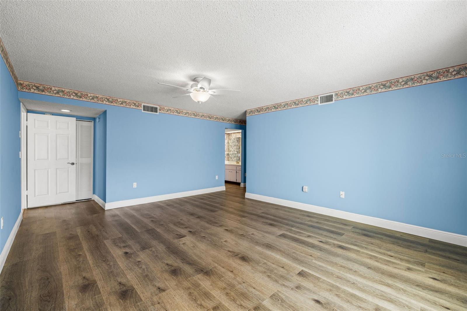 FORESTBROOK V CONDO - Residential