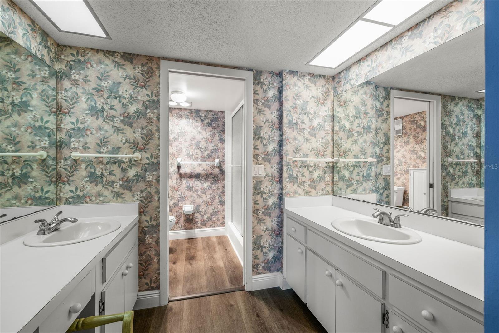 FORESTBROOK V CONDO - Residential