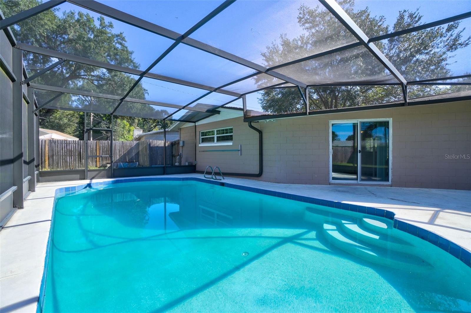 COLONY COVE - Residential