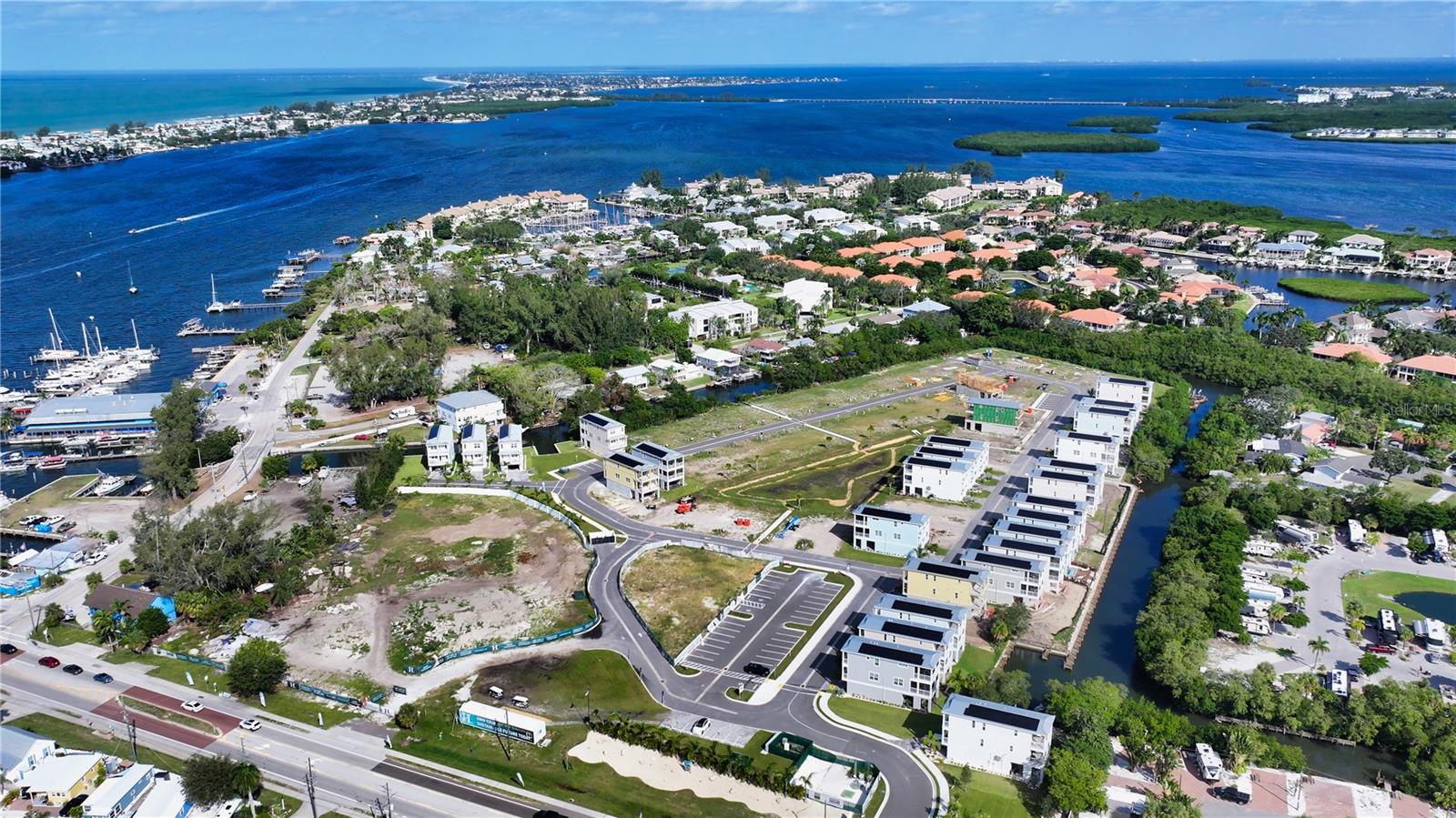 HUNTERS POINT - Residential