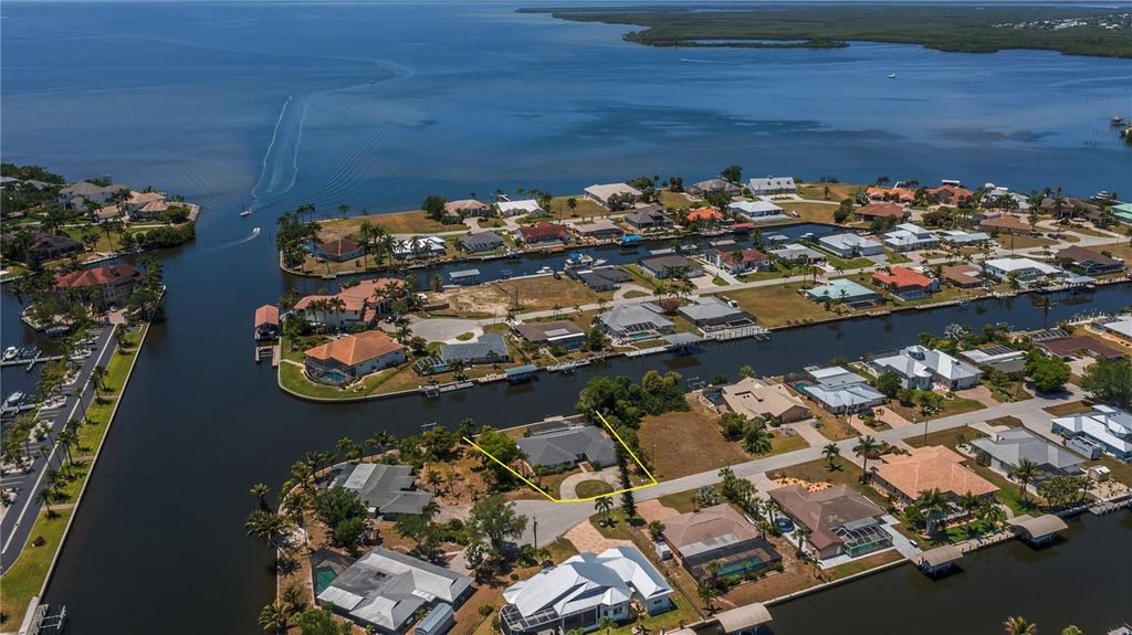 Photo of 137 Sinclair Street SE, Port Charlotte, FL 33952 (MLS # C7525617)