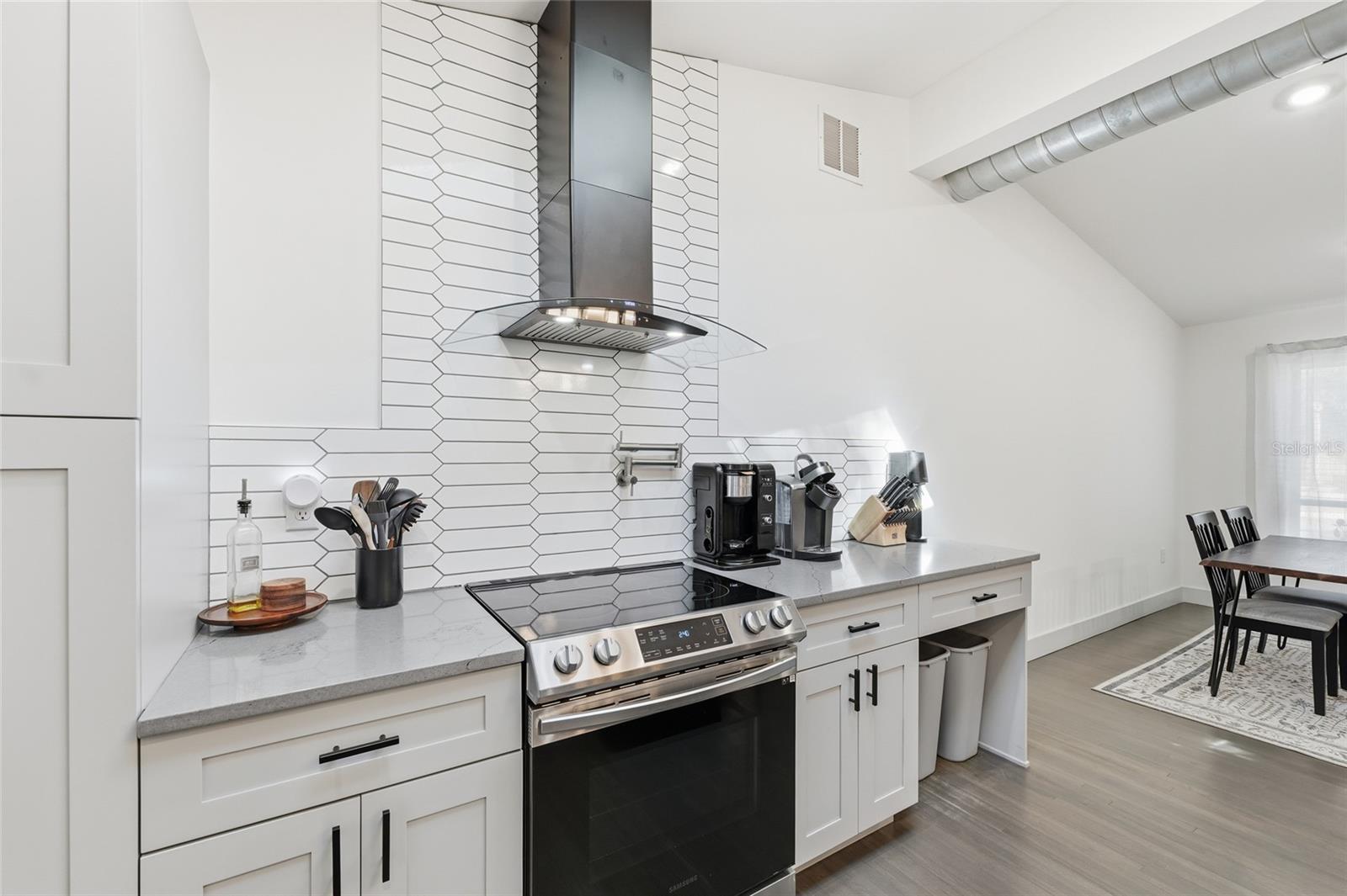 PINE CREST - Residential