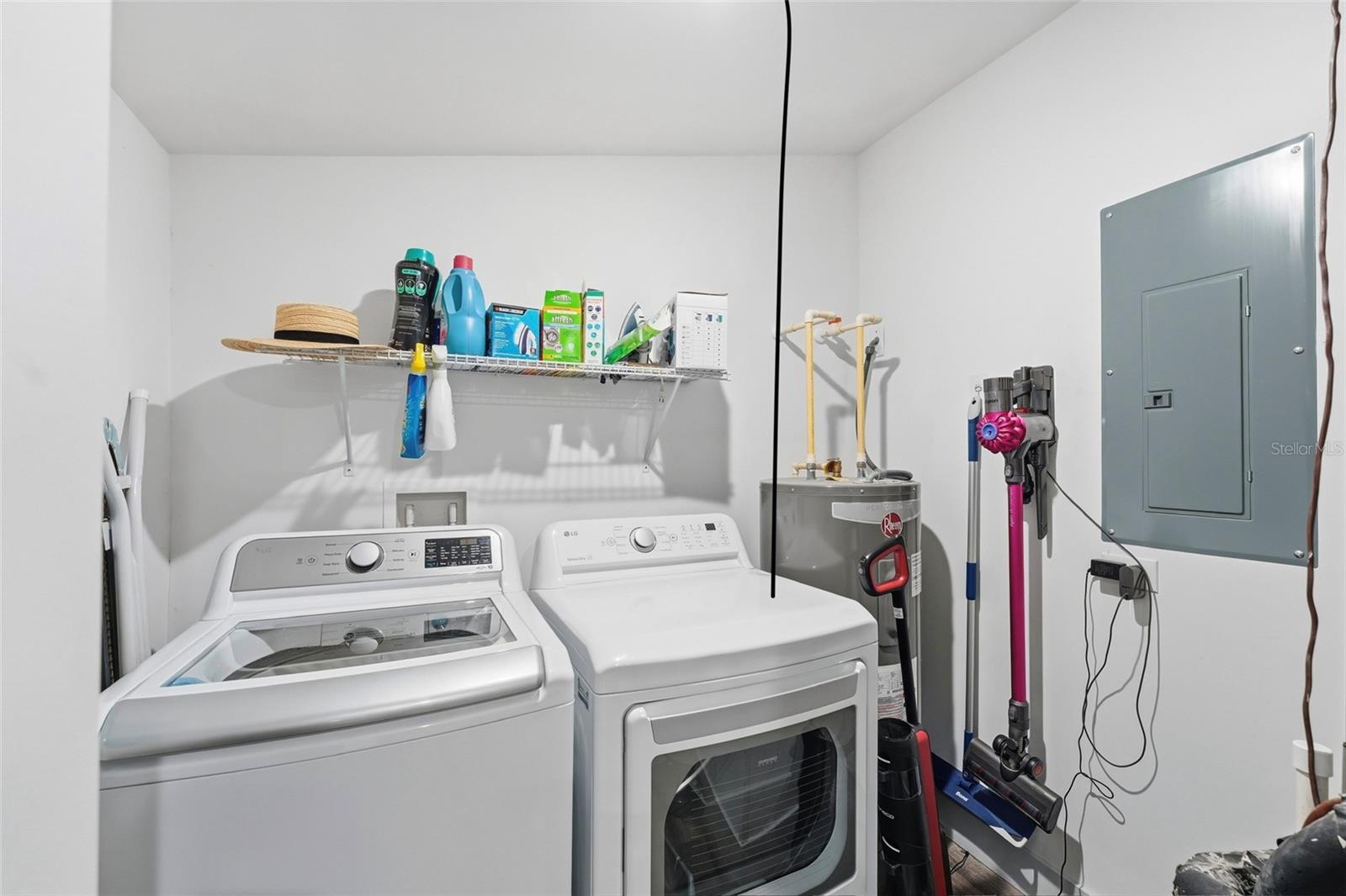 PINE CREST - Residential