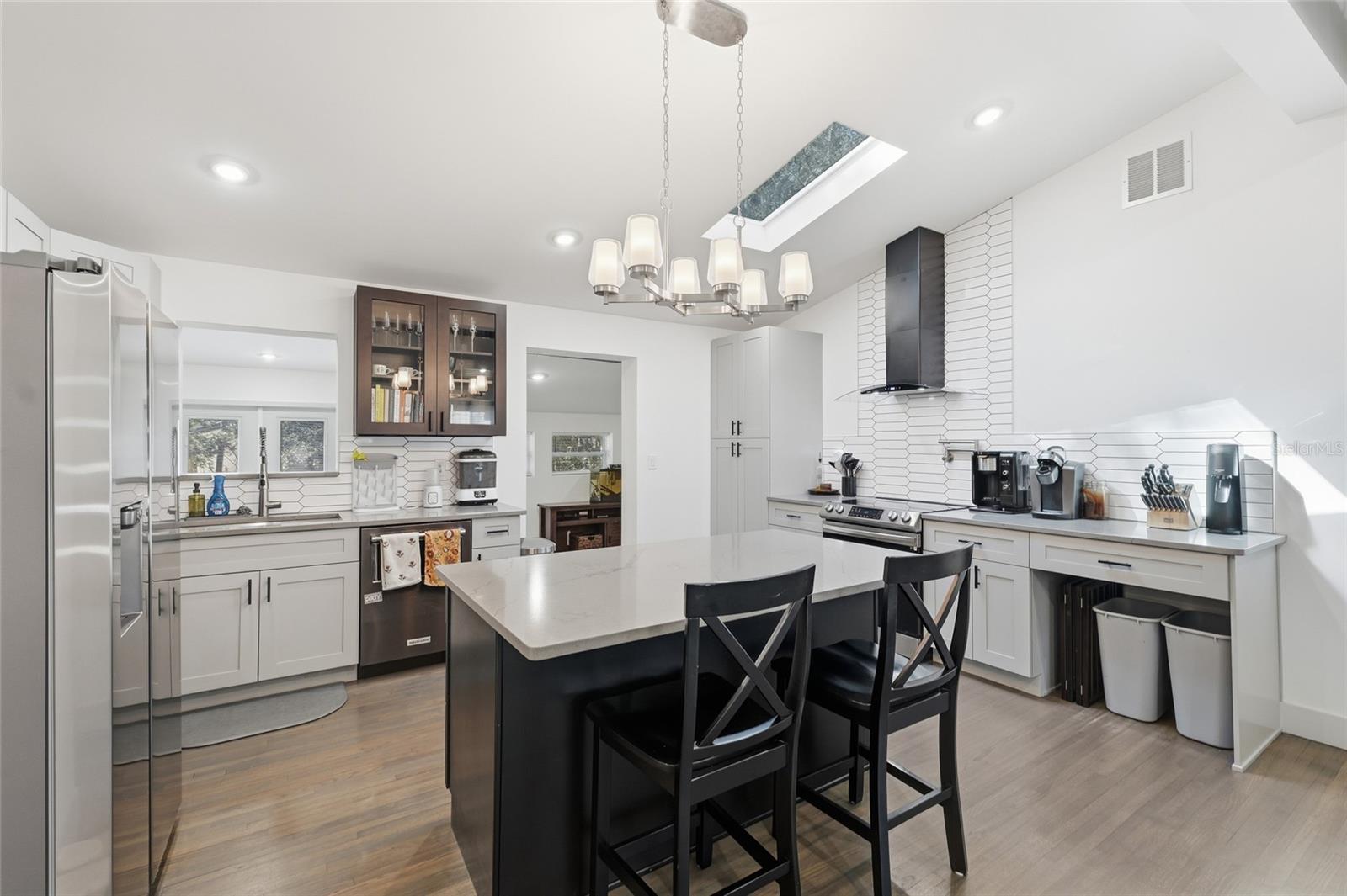 PINE CREST - Residential