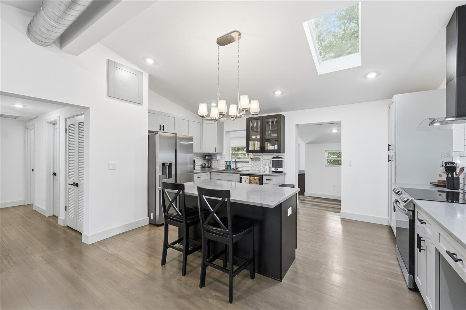 PINE CREST - Residential