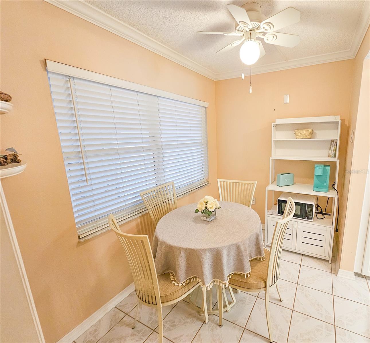 6060 SHORE DRIVE S 906