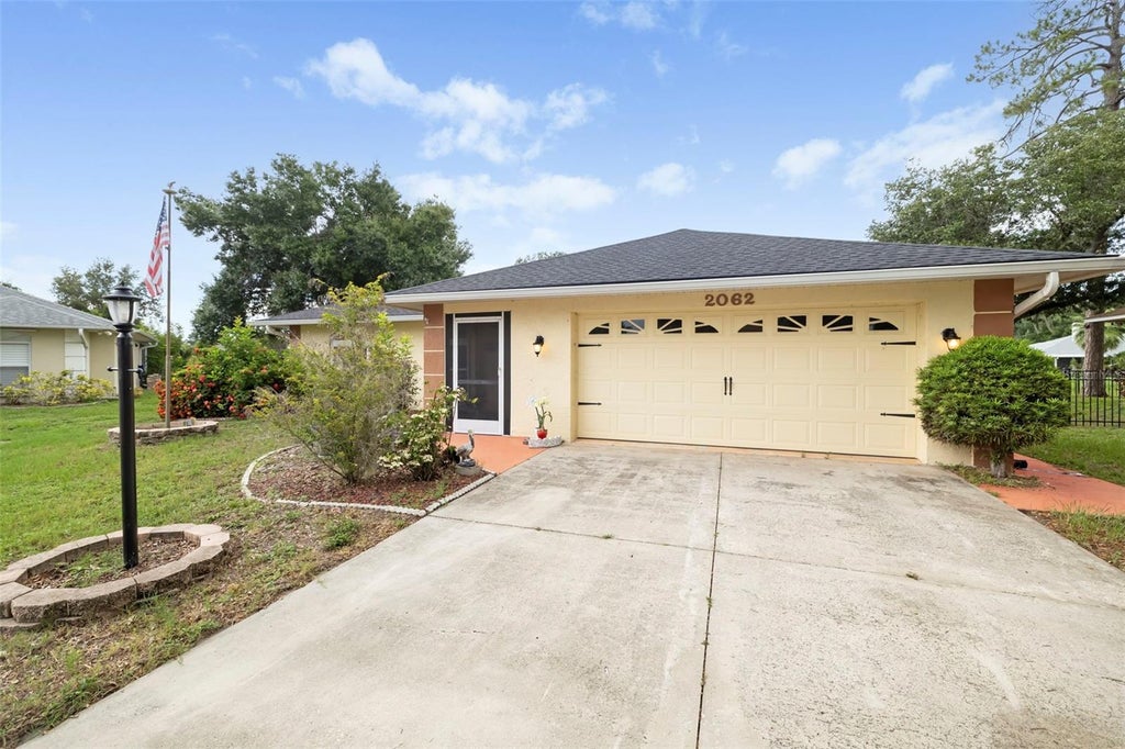 Photo of 2062 Old Arbor Court, Sarasota, FL 34232 (MLS # A4699214)