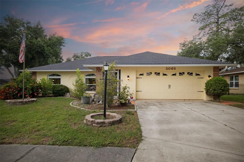 Photo of 2062 Old Arbor Court, Sarasota, FL 34232 (MLS # A4699214)