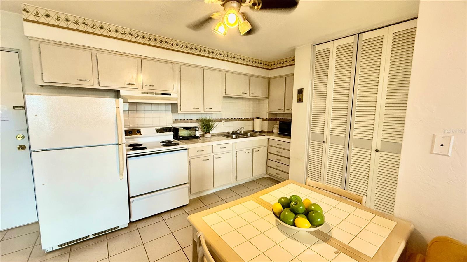 GOLDEN FLAMINGO APTS CONDO - Residential