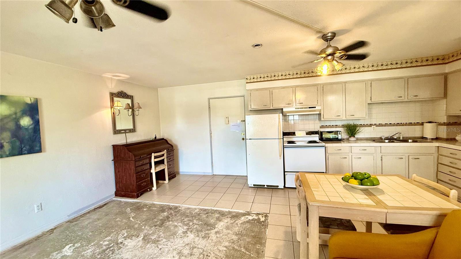 GOLDEN FLAMINGO APTS CONDO - Residential