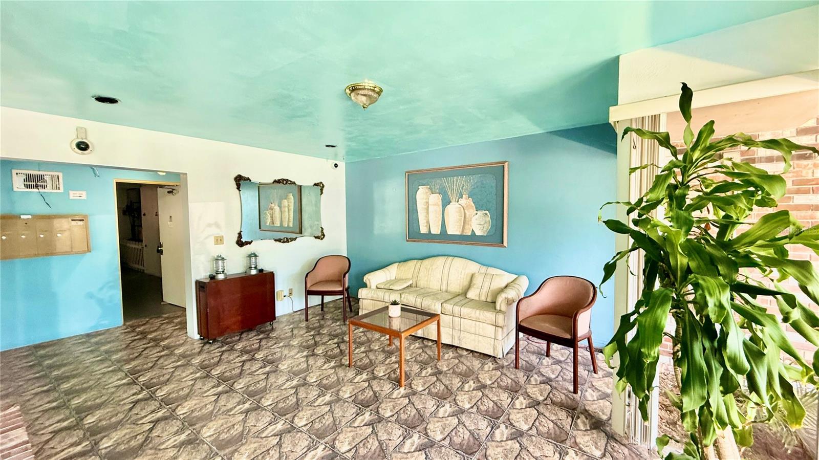 GOLDEN FLAMINGO APTS CONDO - Residential