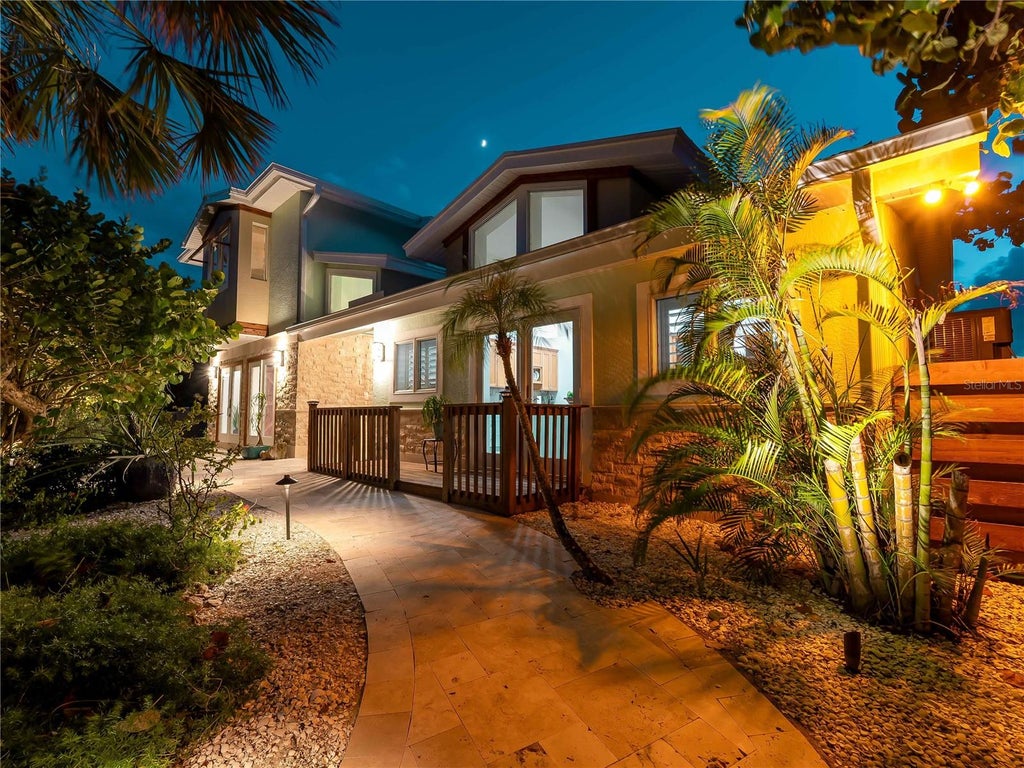 Photo of 7630 Manasota Key Road, Englewood, FL 34223 (MLS # N6146000)