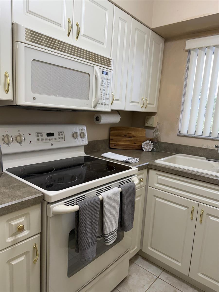 WINTER HAVEN HARBOUR APTS CONDO - Residential