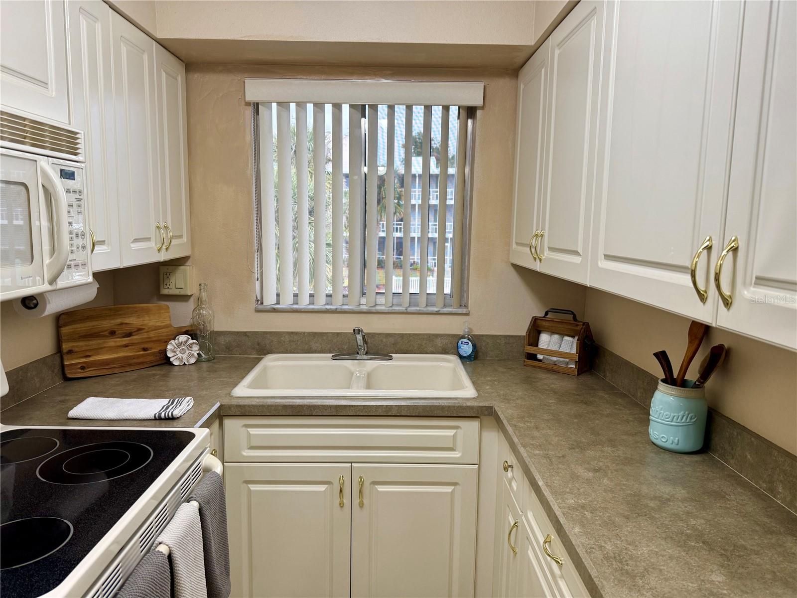 WINTER HAVEN HARBOUR APTS CONDO - Residential