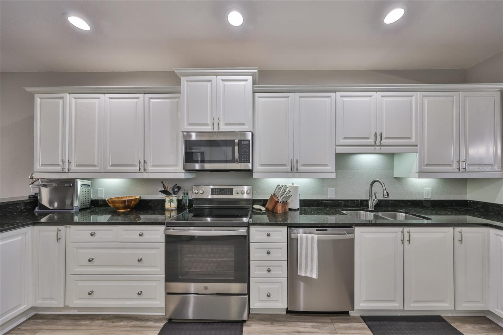 BELLASOL WATERFRONT VILLAS A C - Residential