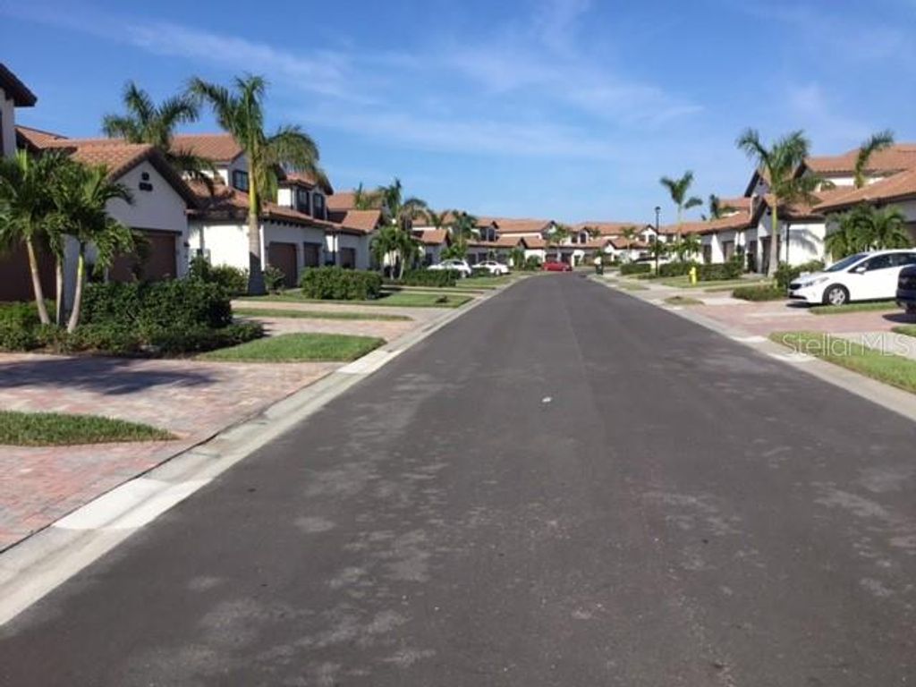 Photo of 12047 Hawthorn Lake Drive #4012, Fort Myers, FL 33913 (MLS # A4689098)