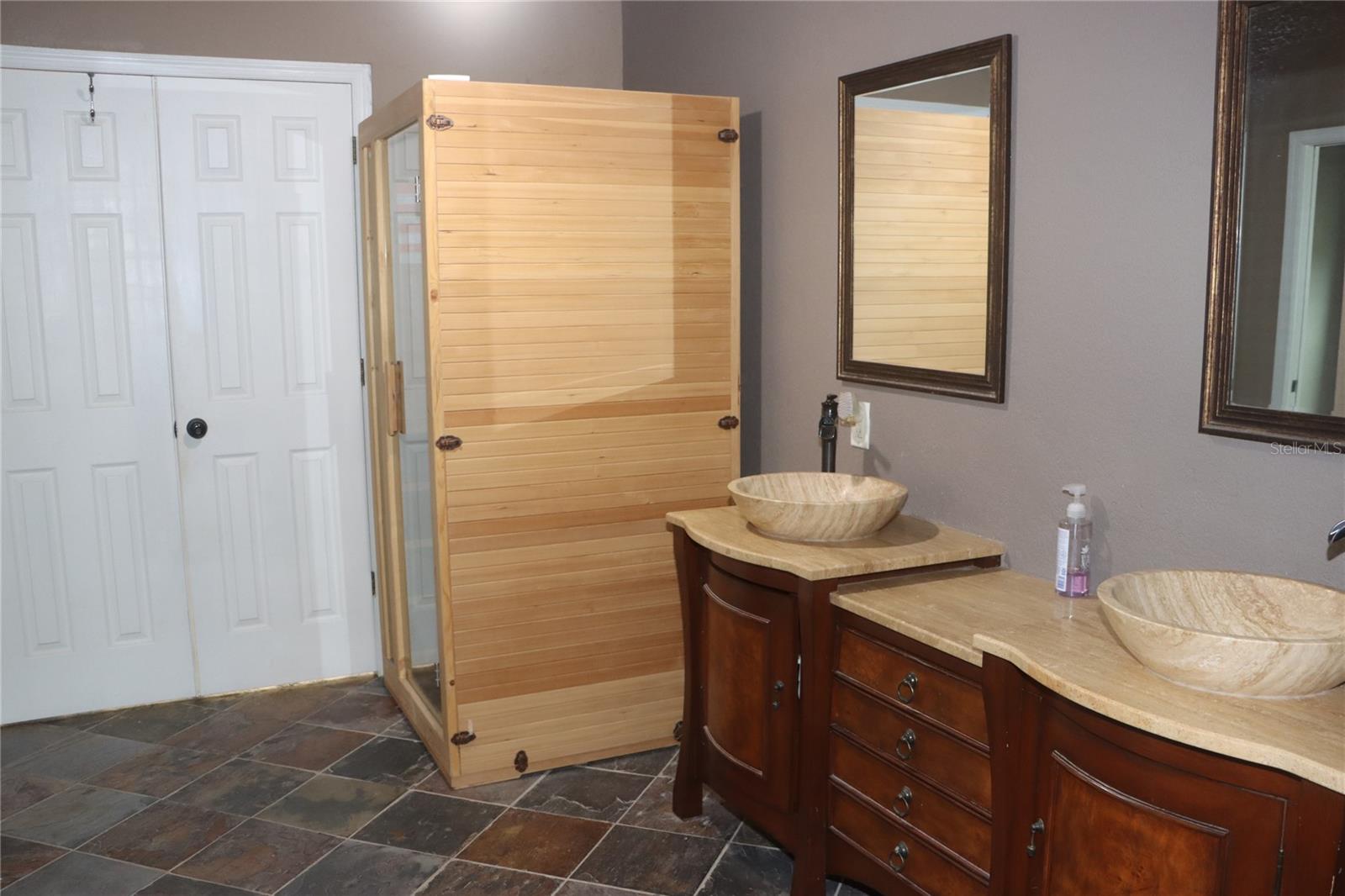 SEVEN HILLS - Residential