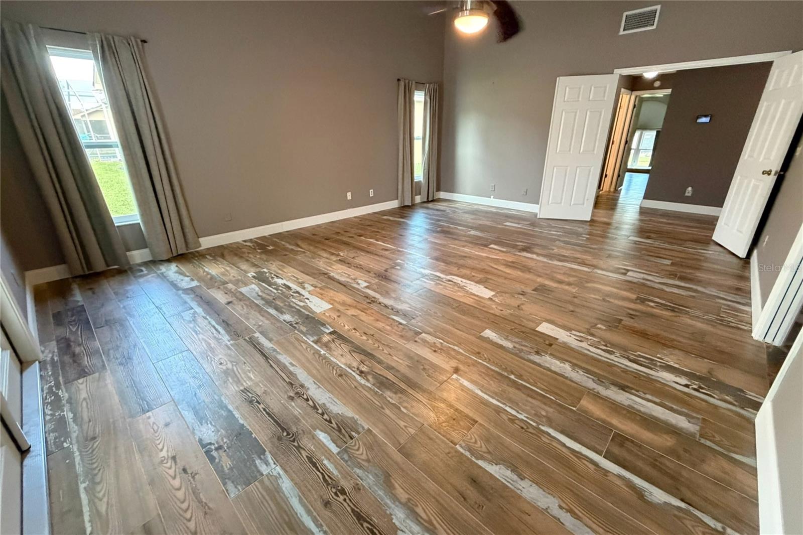 SEVEN HILLS - Residential