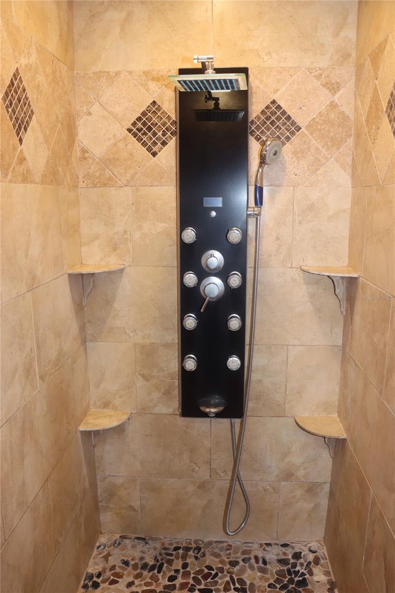 SEVEN HILLS - Residential