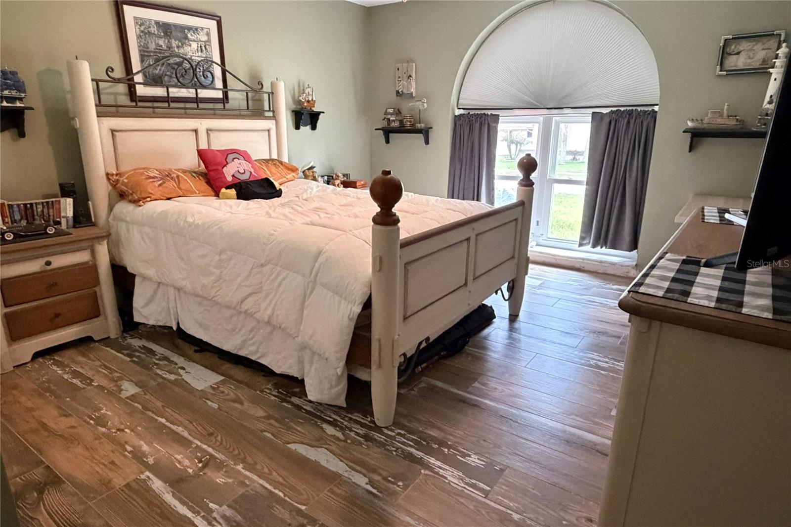 SEVEN HILLS - Residential