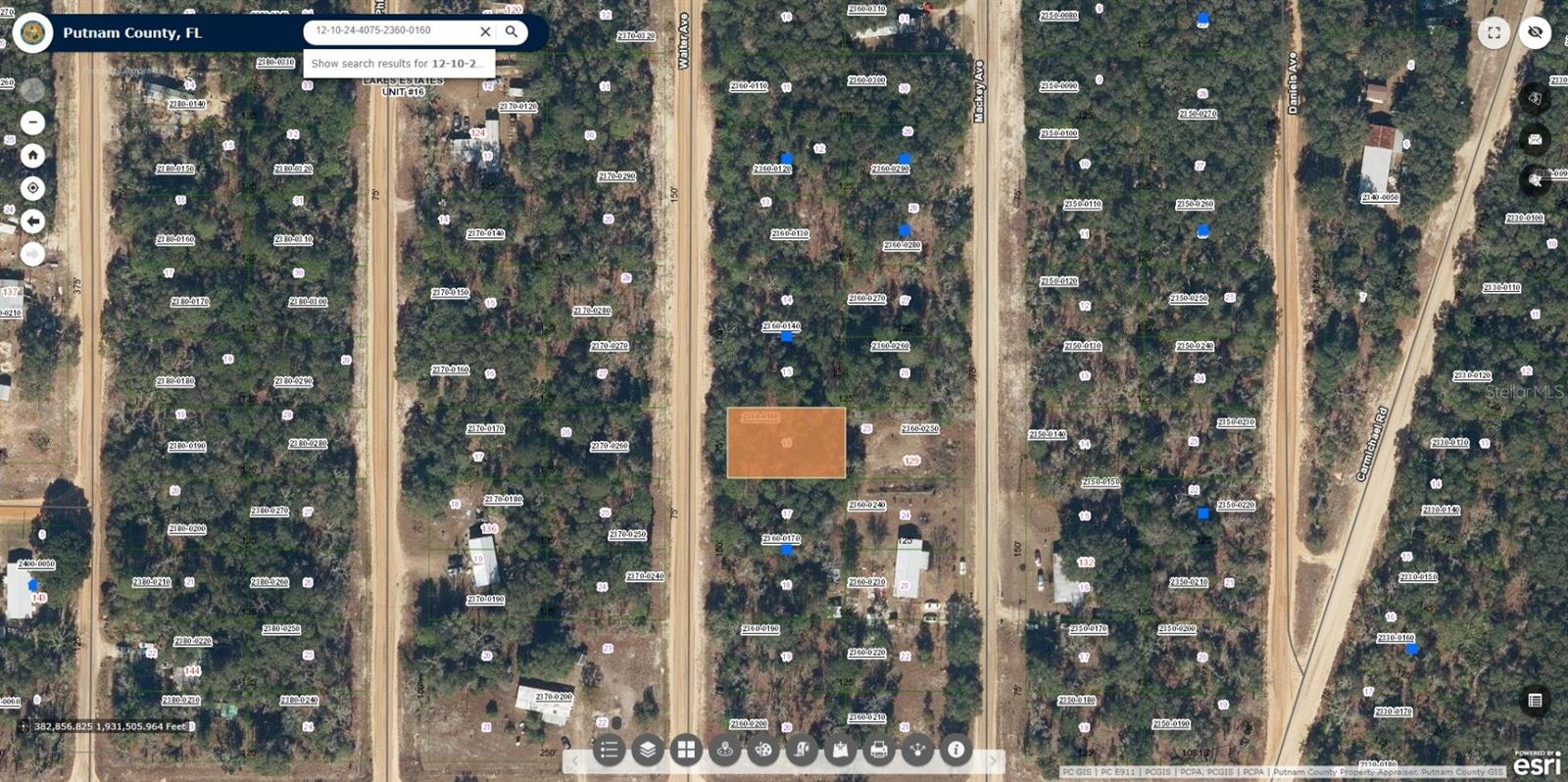 MEGA LAND DEAL! Features: Buildable land Power available Needs water and septic
****** SELLER HAS 4 PUTNAM LOTS BUY ALL 4 for 20k! ***** this property (lot 16 Walter) and 507 Hickory Nut Trl Satsuma MLS C7507249, 503 Hickory Nut Trl Satsuma MLS C7507248, and Lots 97 and 98 Palm St MLS C7511684.