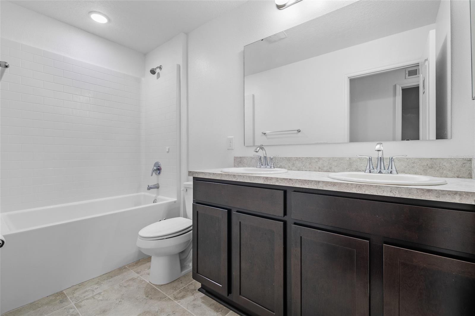 AVALON WOODS - Residential