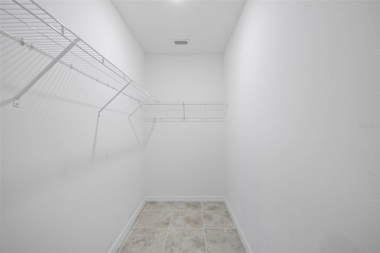 AVALON WOODS - Residential