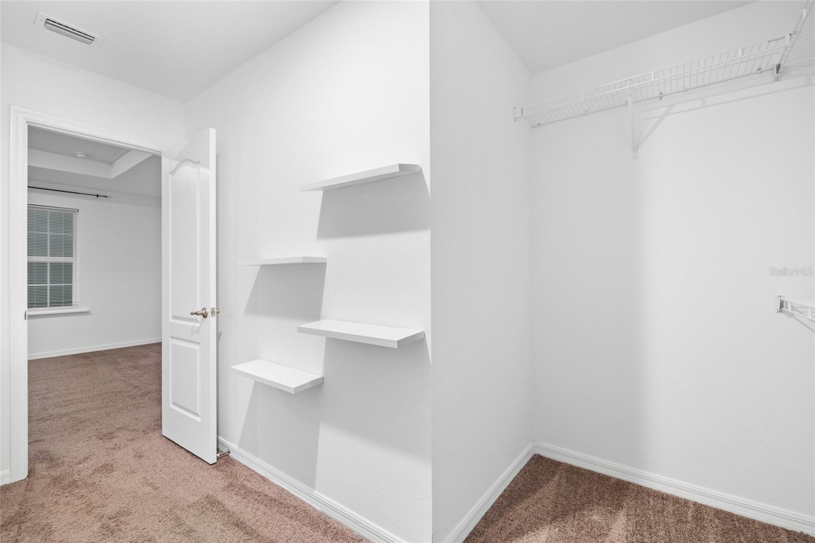 AVALON WOODS - Residential