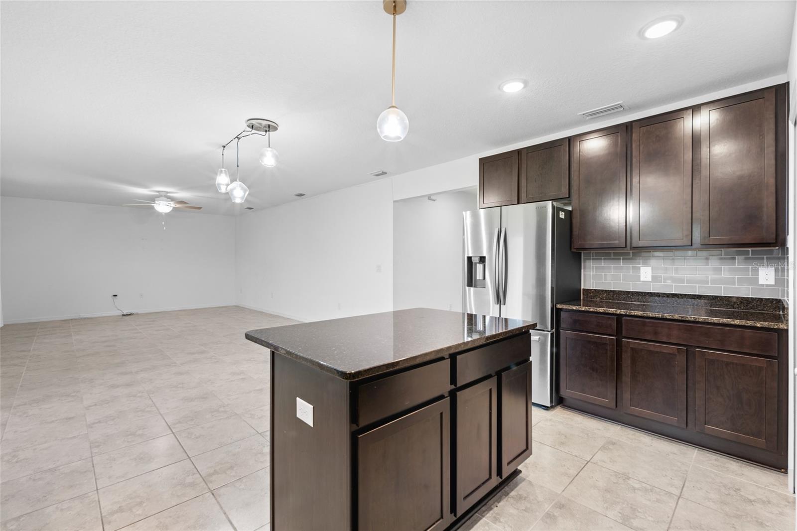 AVALON WOODS - Residential