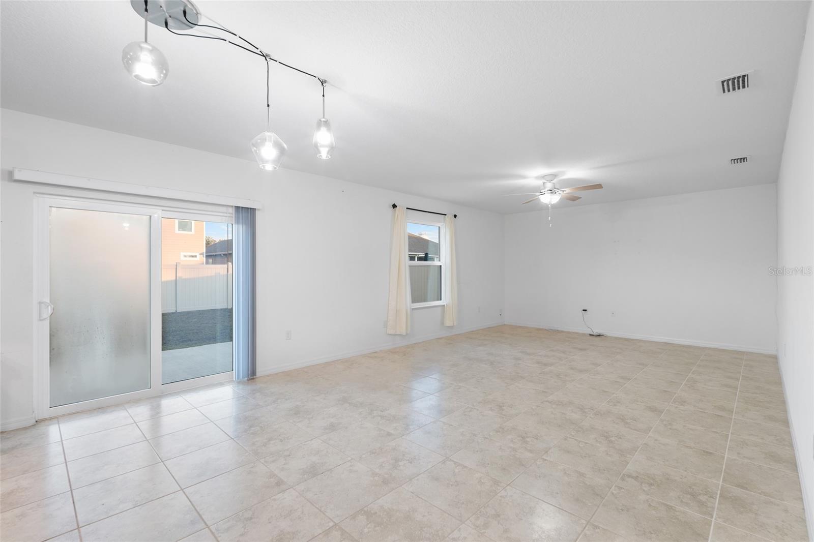 AVALON WOODS - Residential