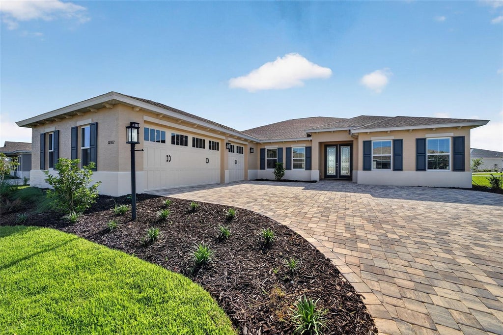 Photo of 10302 SW 84th Street Road, Ocala, FL 34481 (MLS # OM731095)