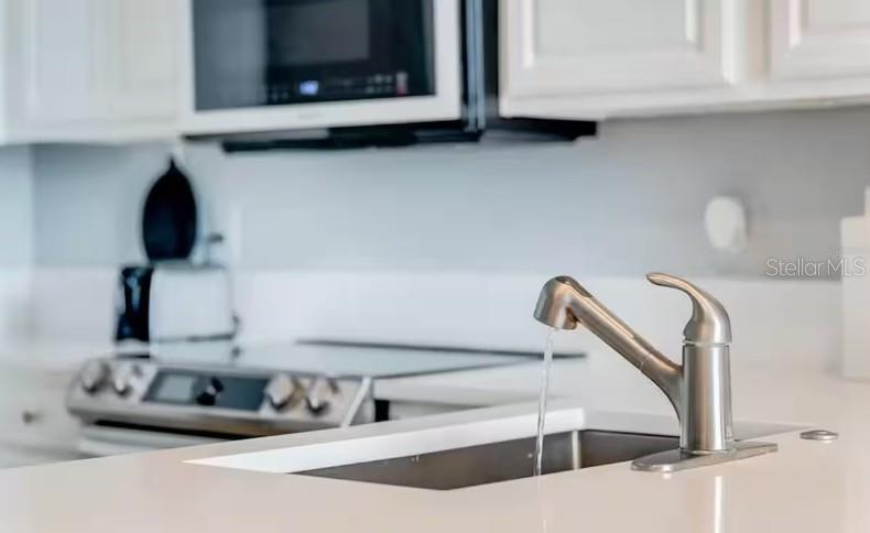 BLUE HERON BEACH RESIDENCE TOWER I - Residential