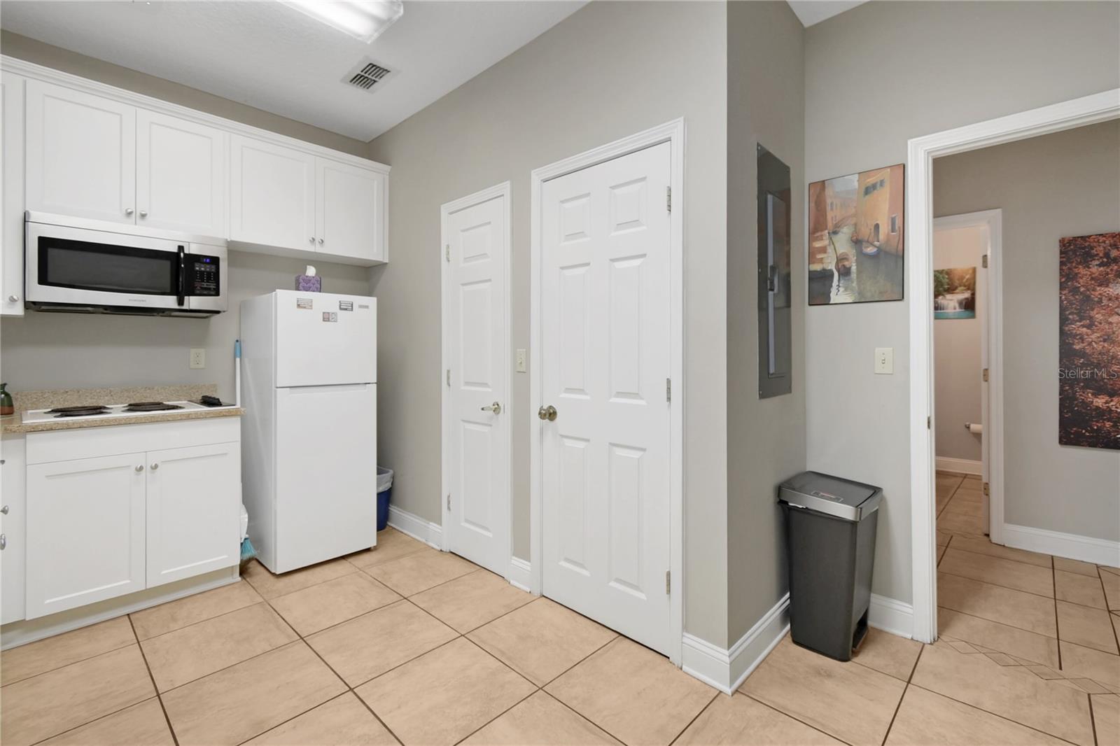 KINGSLEY-BELLAIR XING - Commercial Lease
