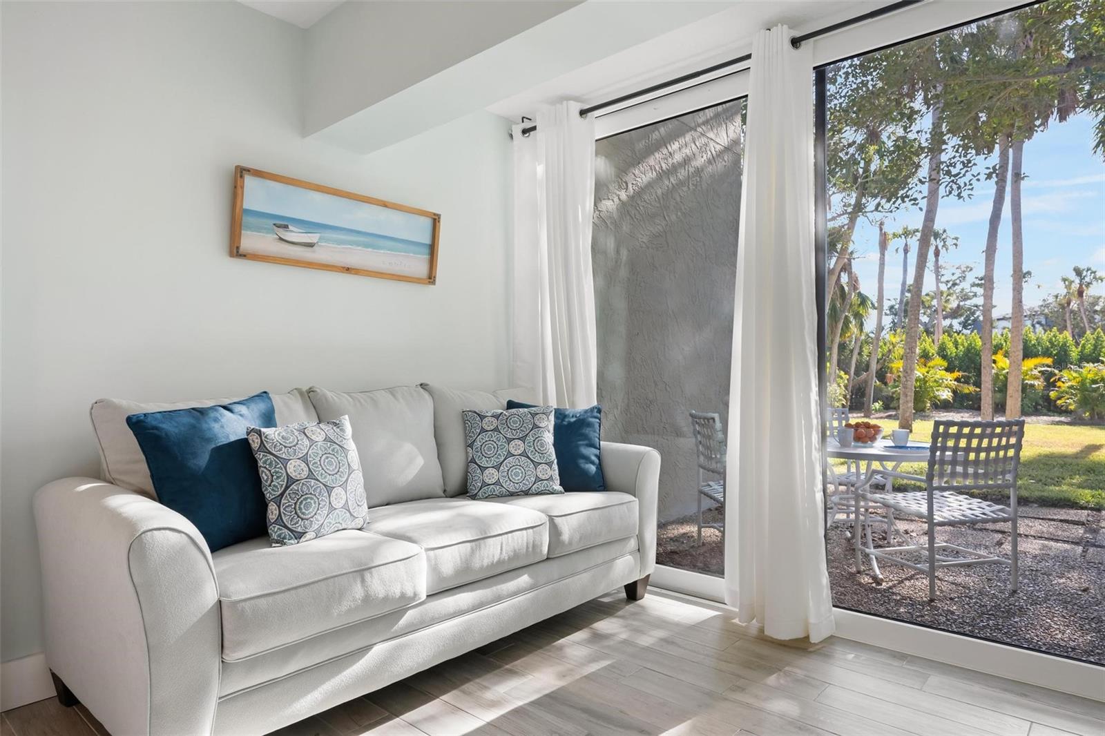 THE BANYAN BAY CLUB - Residential