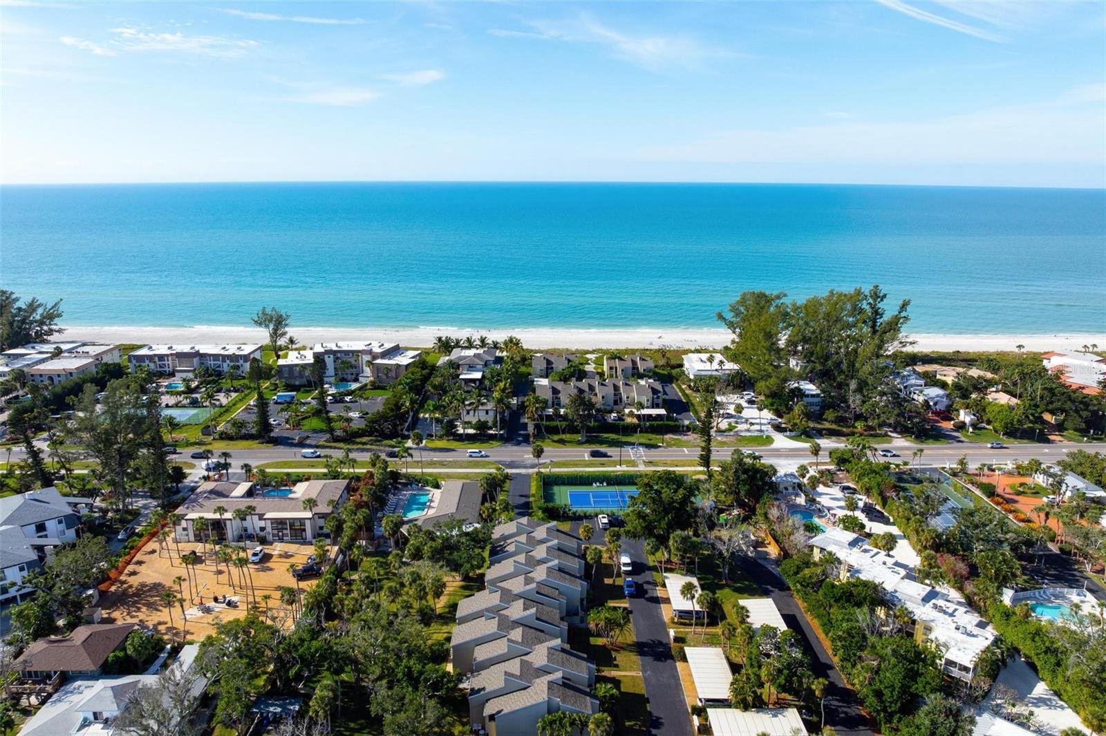 THE BANYAN BAY CLUB - Residential