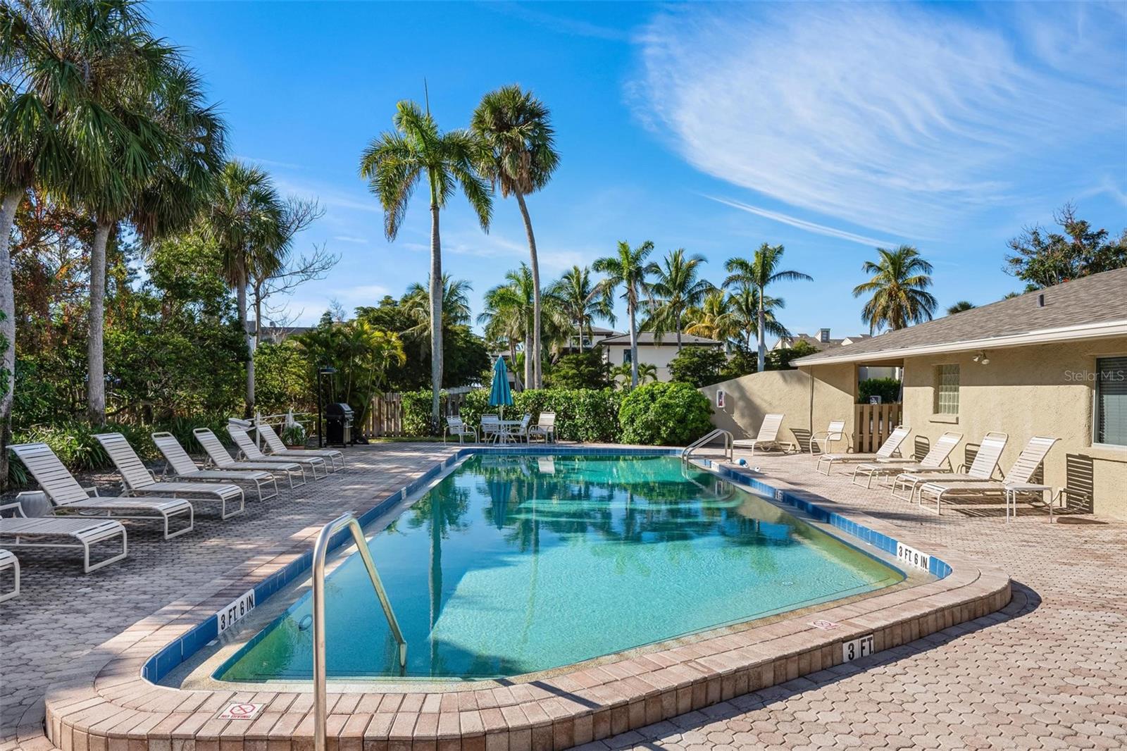 THE BANYAN BAY CLUB - Residential