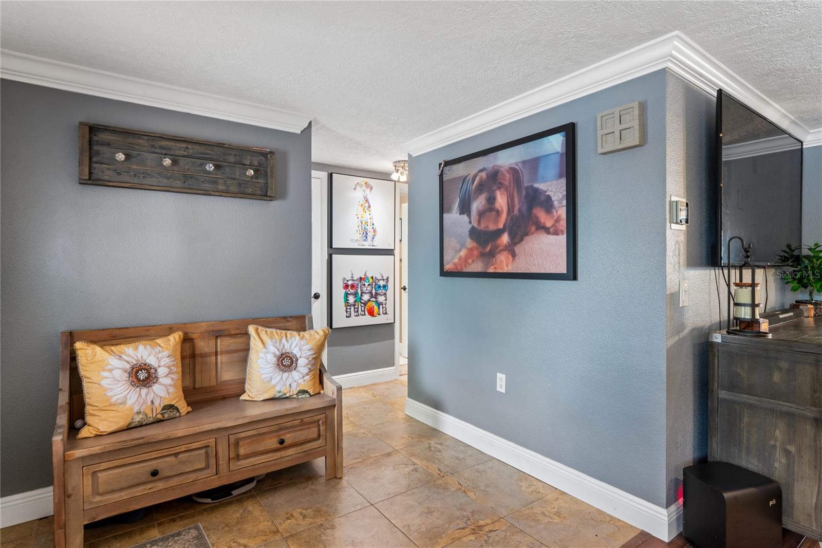 COLONIAL HILLS - Residential