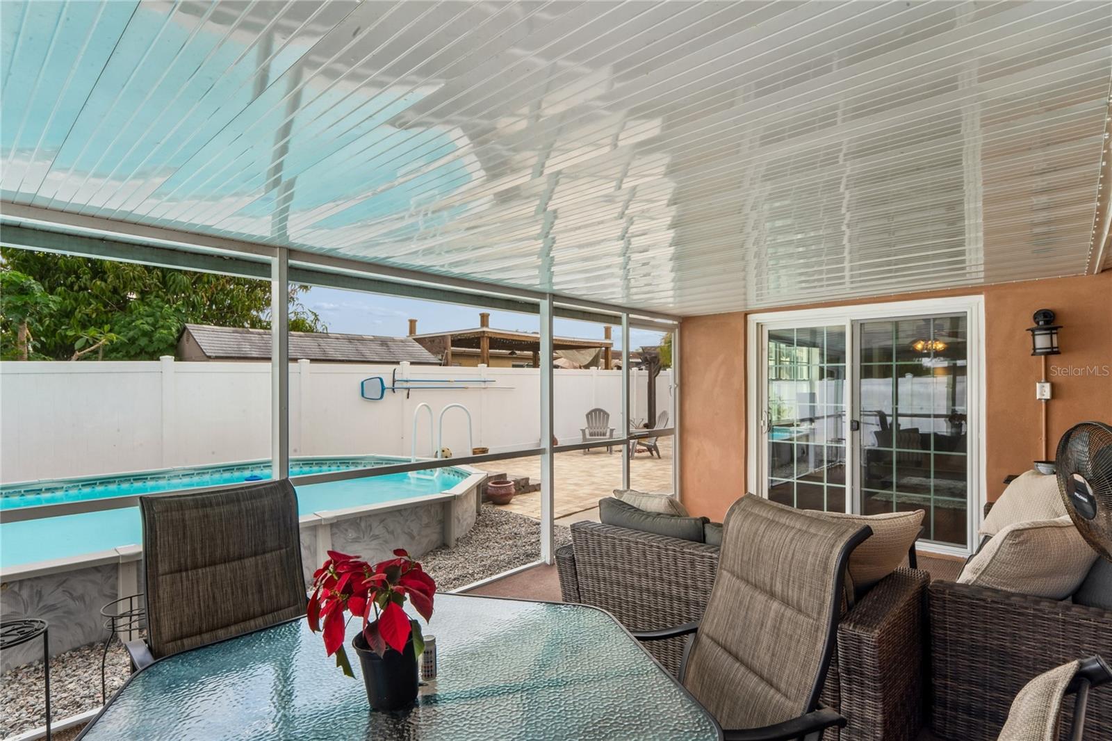 COLONIAL HILLS - Residential