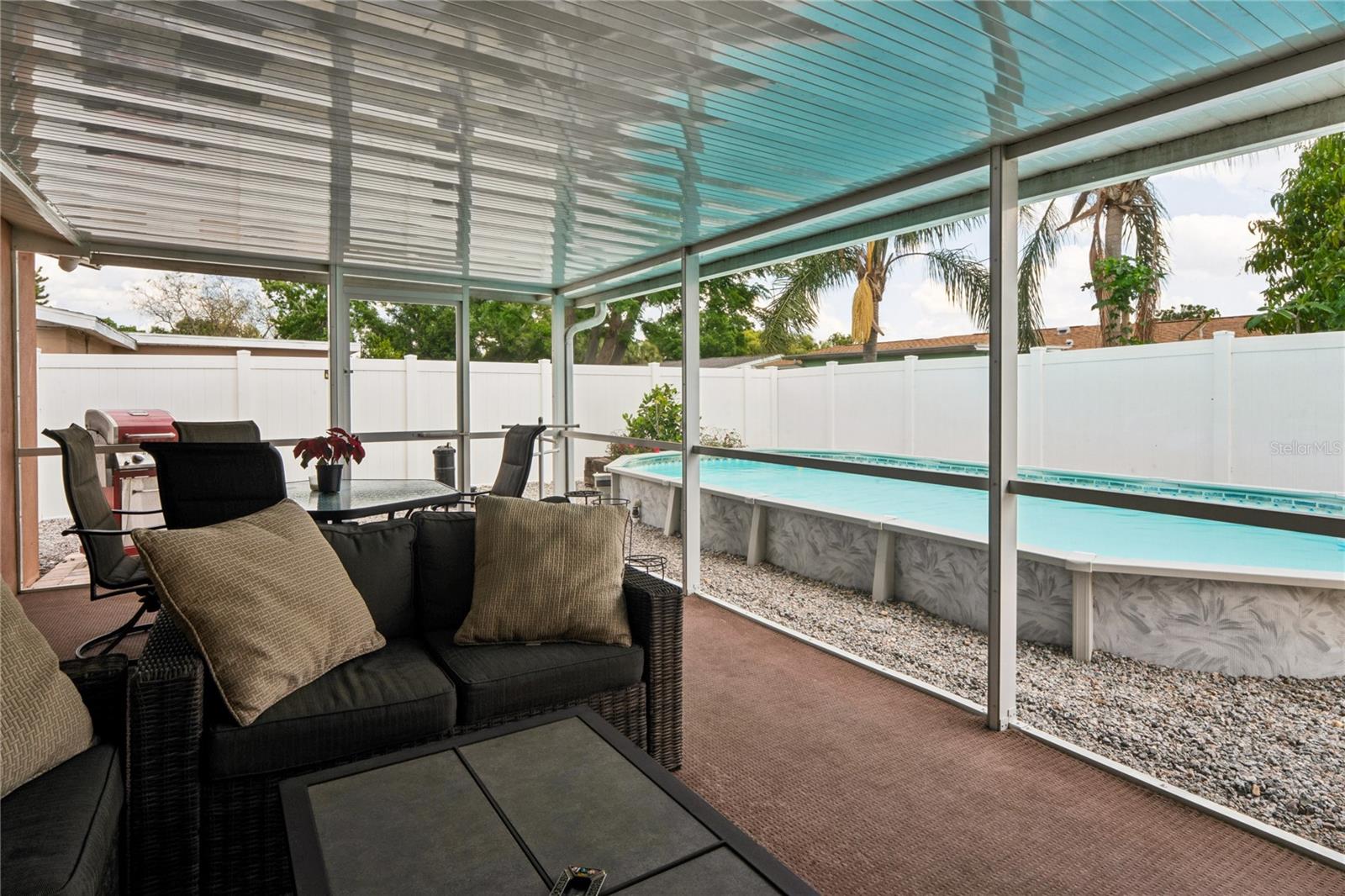 COLONIAL HILLS - Residential