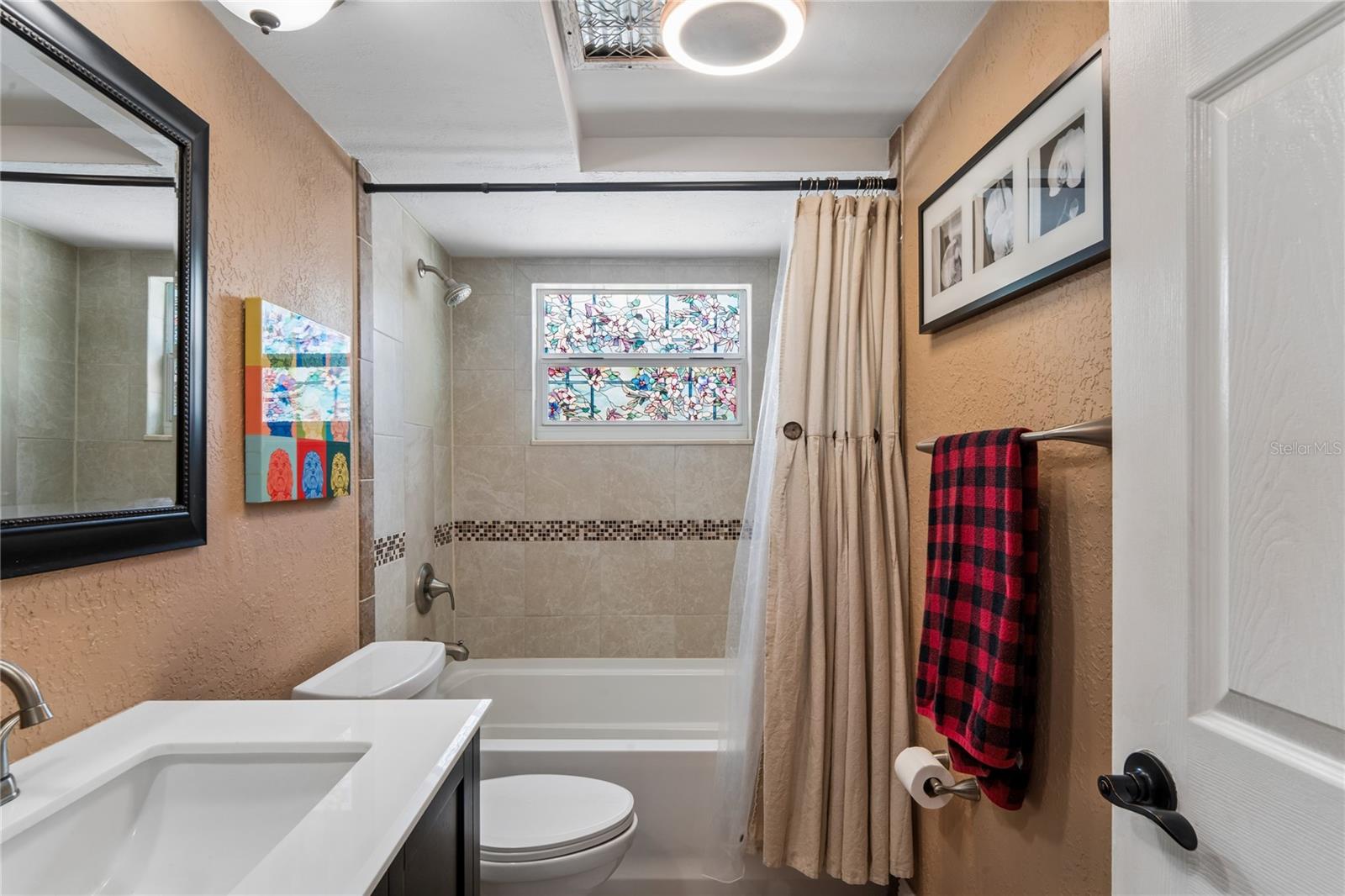 COLONIAL HILLS - Residential