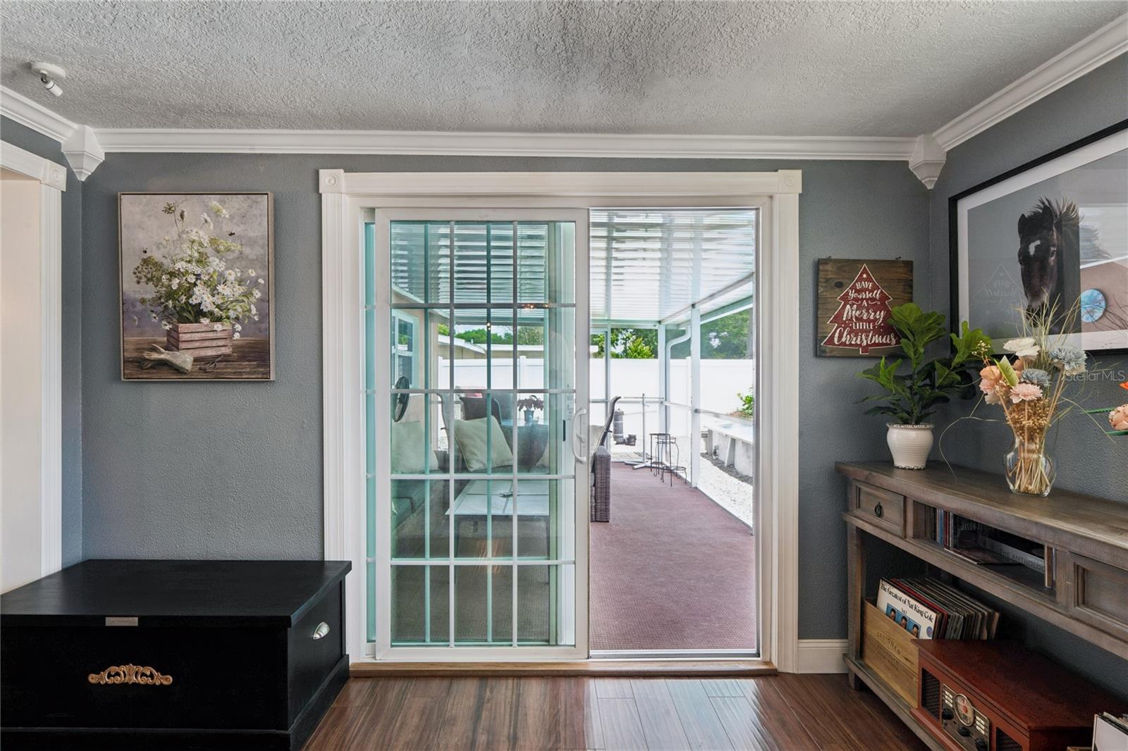 COLONIAL HILLS - Residential