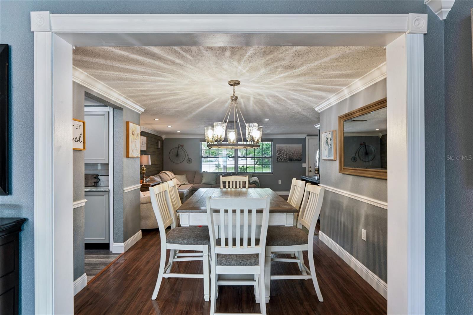 COLONIAL HILLS - Residential