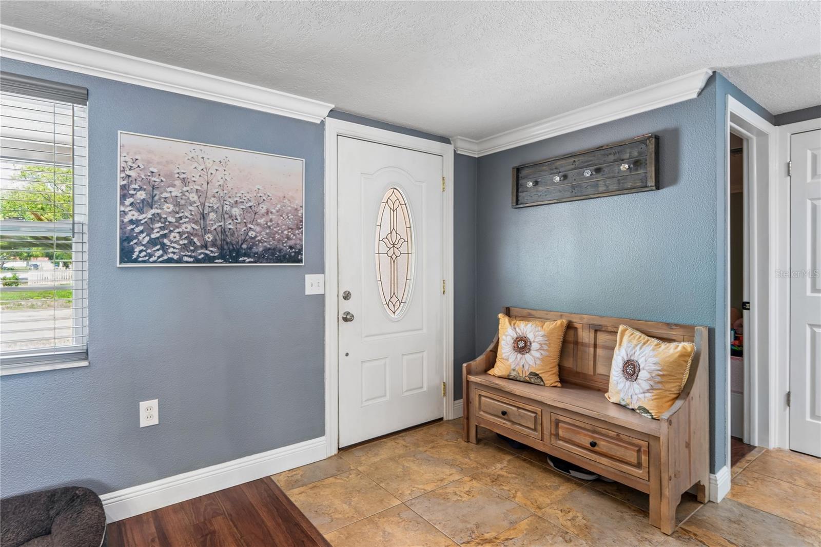 COLONIAL HILLS - Residential