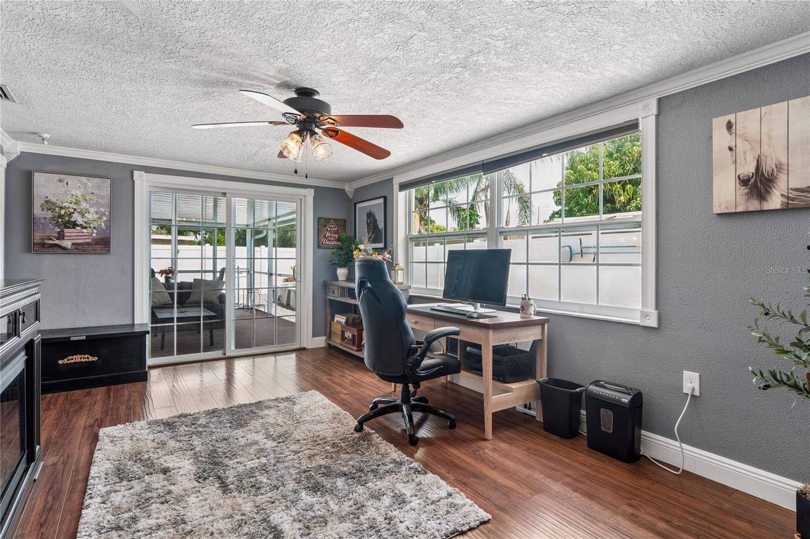 COLONIAL HILLS - Residential