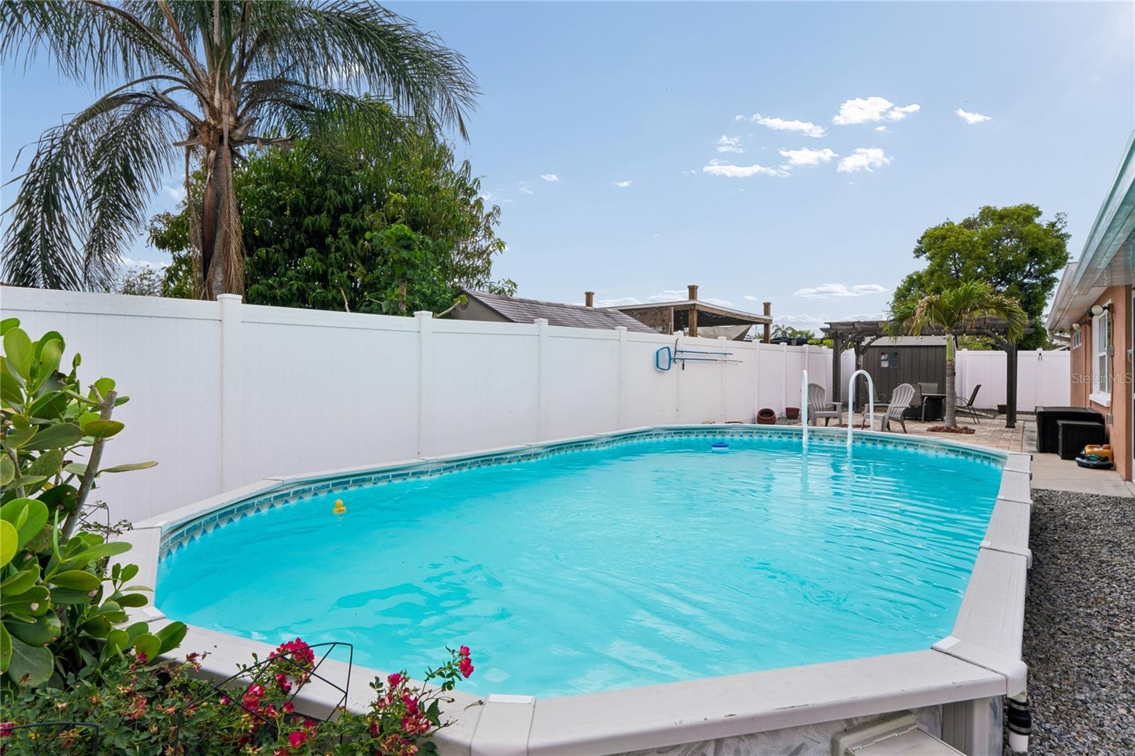 COLONIAL HILLS - Residential