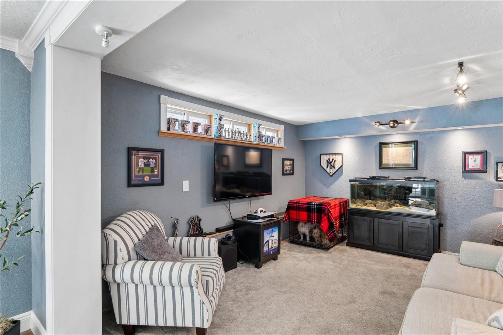 COLONIAL HILLS - Residential